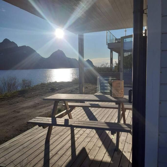 Senja, Husoy I Senja. Leilighet Med Utsikt Over Fjord Og Fjell Tofta Εξωτερικό φωτογραφία